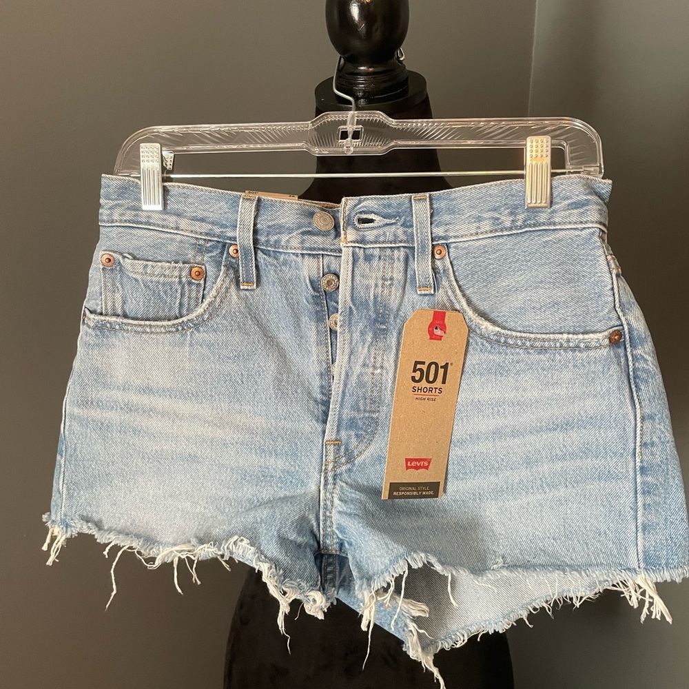 Levi’s 501 high rise CUTE jean shorts NWT
